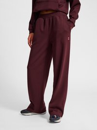 Спортивный костюм Спортивный костюм