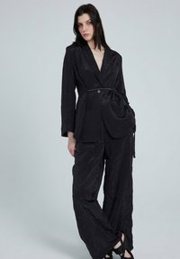 Короткое пальто Короткое пальто