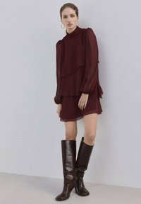 Короткое платье