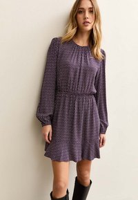 Короткое платье