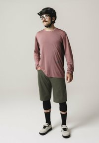 Спортивныве шорты Спортивныве шорты