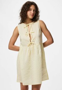 Короткое платье Короткое платье