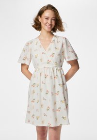 Короткое платье