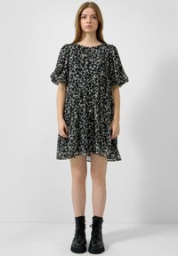 Короткое платье