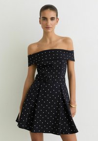 Короткое платье