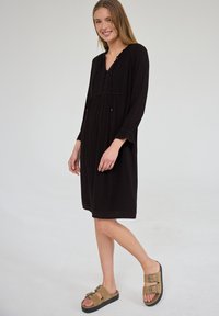 Платье футляр Платье футляр