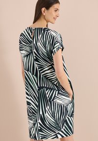 Короткое платье Короткое платье