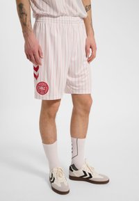 Спортивныве шорты Спортивныве шорты