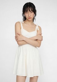 Короткое платье Короткое платье
