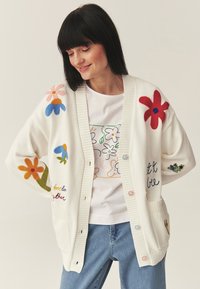 Длинный кардиган Длинный кардиган