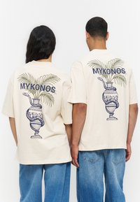 Футболка Футболка