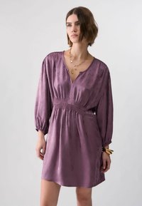 Короткое платье Короткое платье