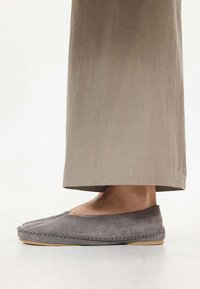 Балетки