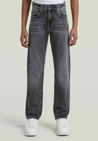 Джинсы