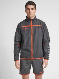 Спортивная куртка Спортивная куртка