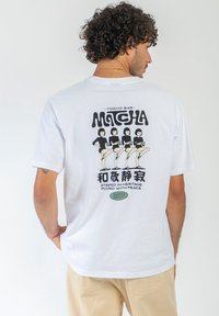 Футболка Футболка