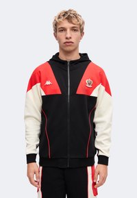 Спортивная кофта