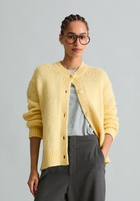 Длинный кардиган Длинный кардиган