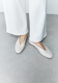 Балетки