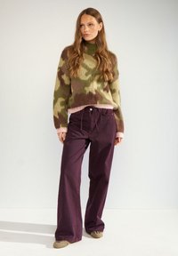 Джинсы Джинсы
