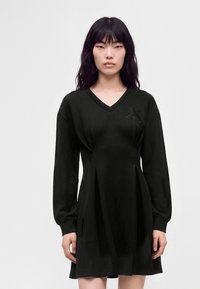 Короткое платье Короткое платье