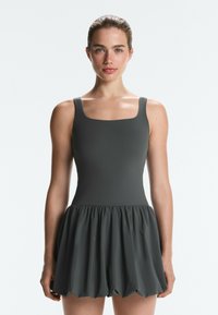 Короткое платье Короткое платье