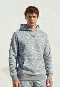 Спортивная кофта Спортивная кофта