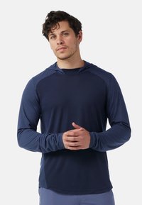 Спортивная кофта Спортивная кофта