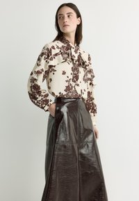 Блузка