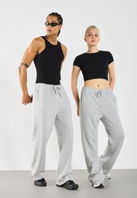 Спортивные штаны