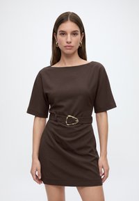 Короткое платье Короткое платье