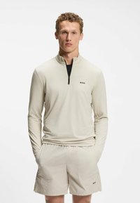Спортивная кофта