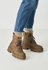 Ботинки