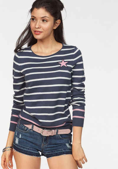 Вязаный пуловер Вязаный пуловер